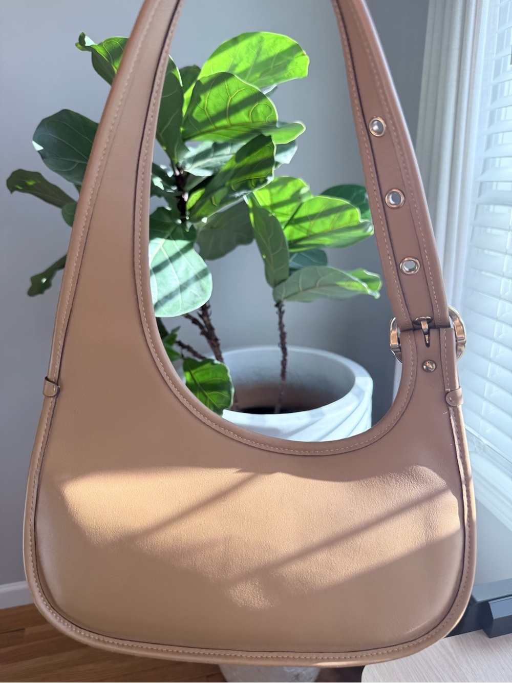 Coach Honey Leather Shoulder Bag with Turn-Lock - Picture 6 of 8